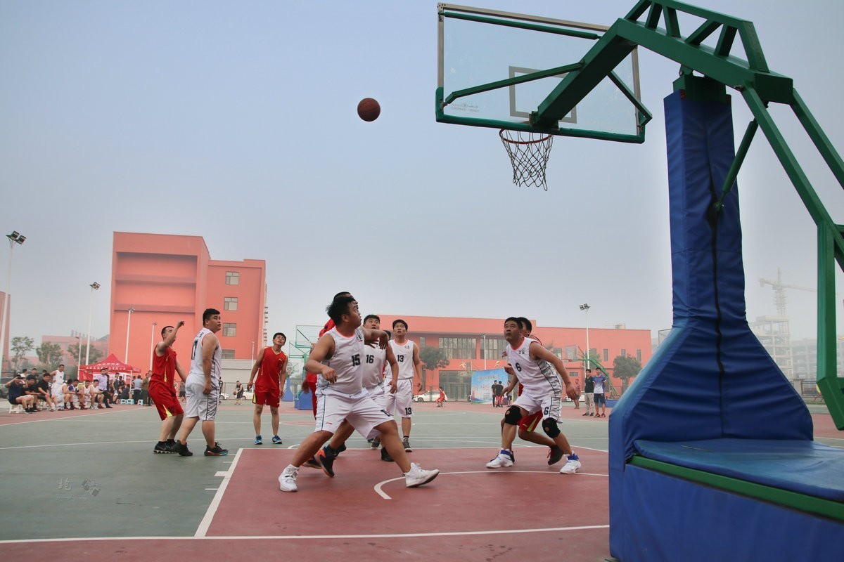 篮球比赛纪实