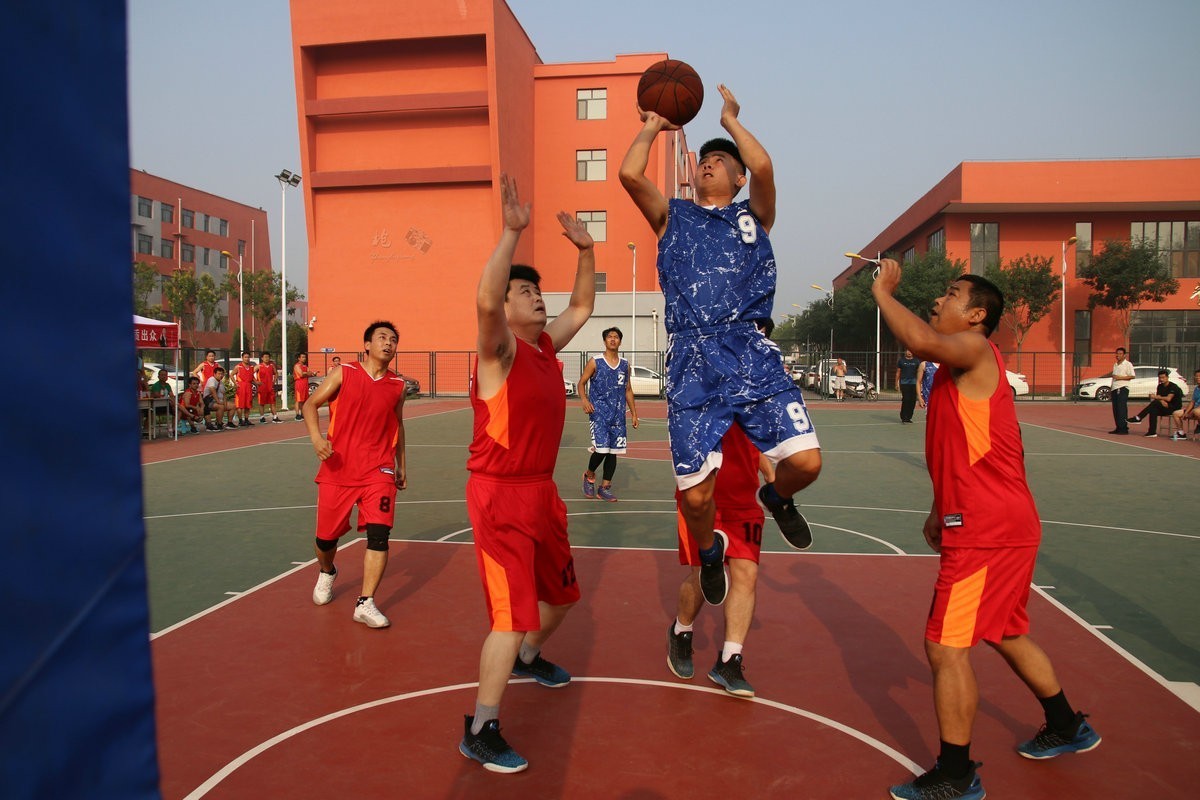 篮球比赛纪实