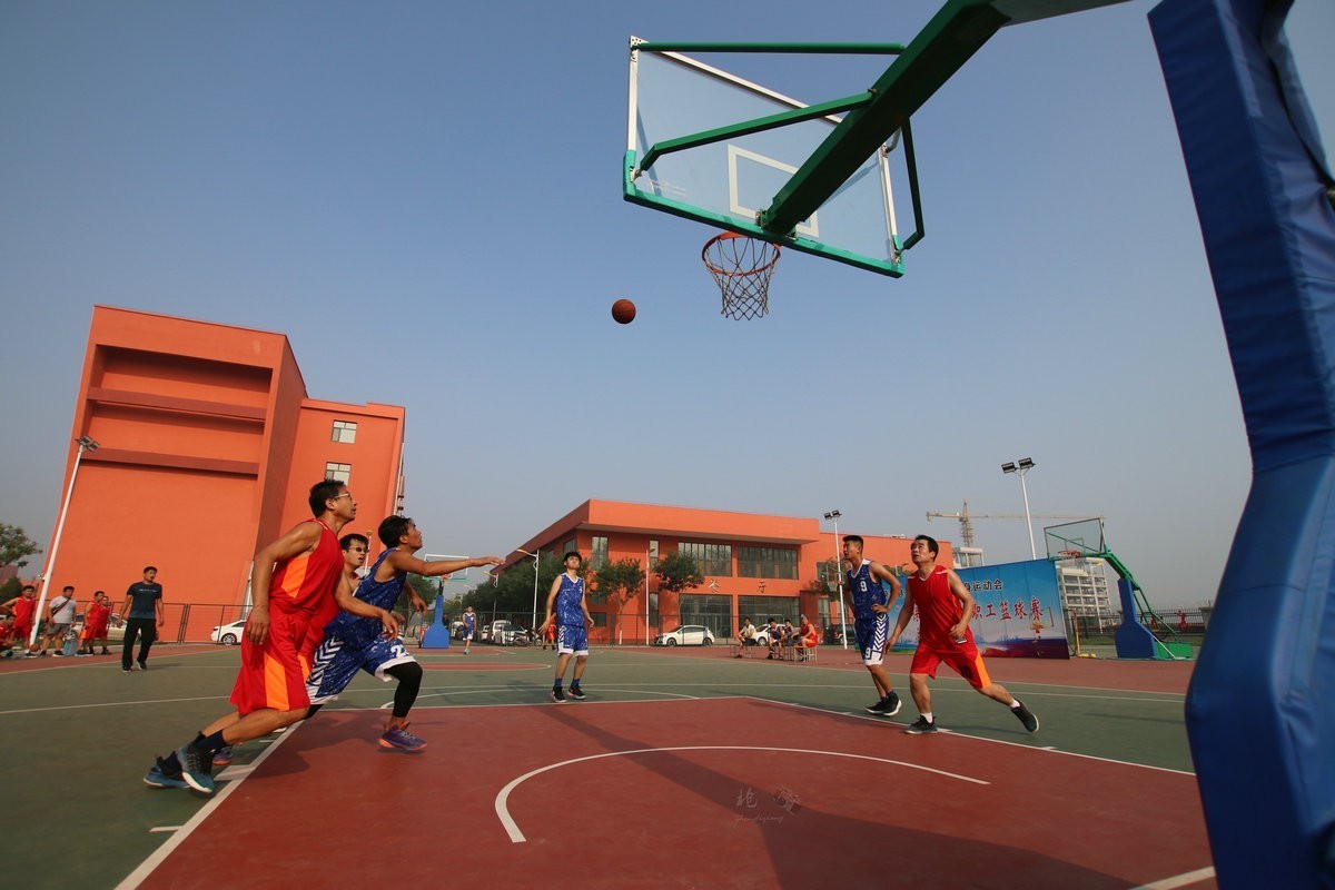 篮球比赛纪实