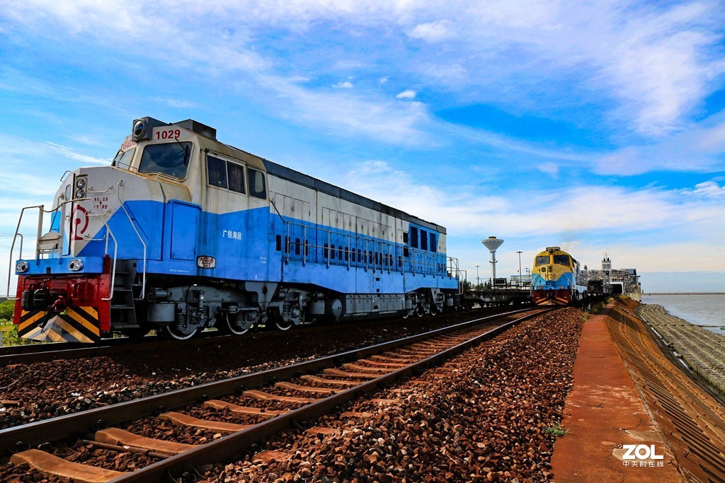 列车上船过琼州海峡