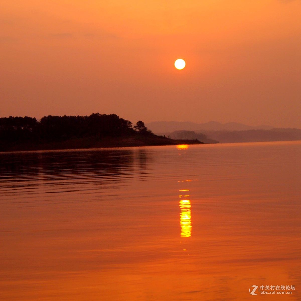信阳南湾水利风景区初夏晨霞