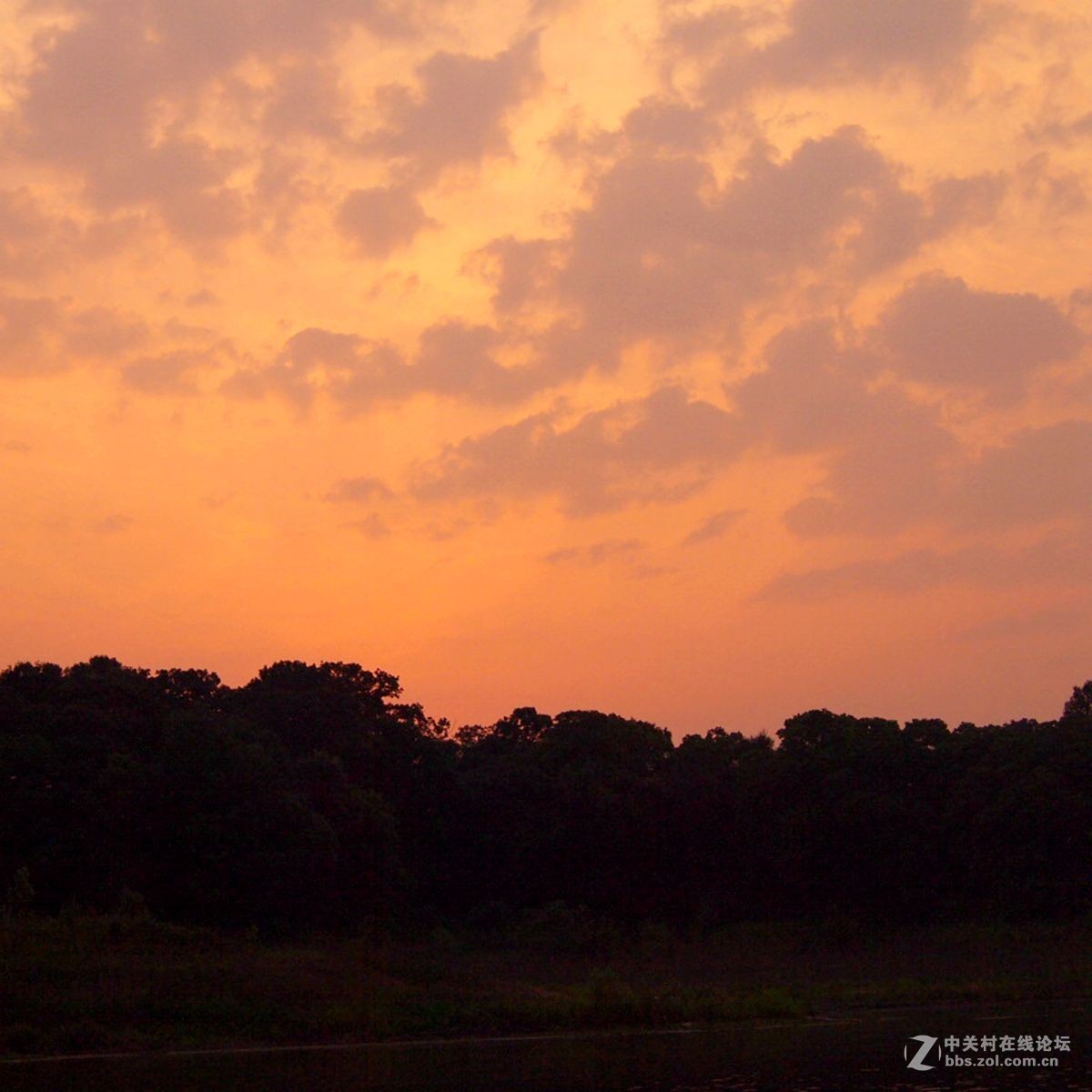 信阳南湾水利风景区初夏晨霞