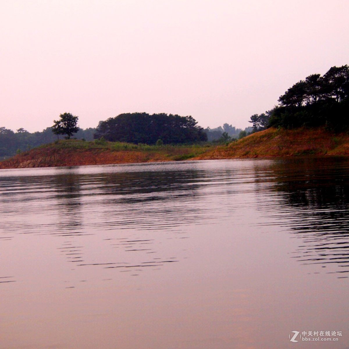 信阳南湾水利风景区初夏晨霞