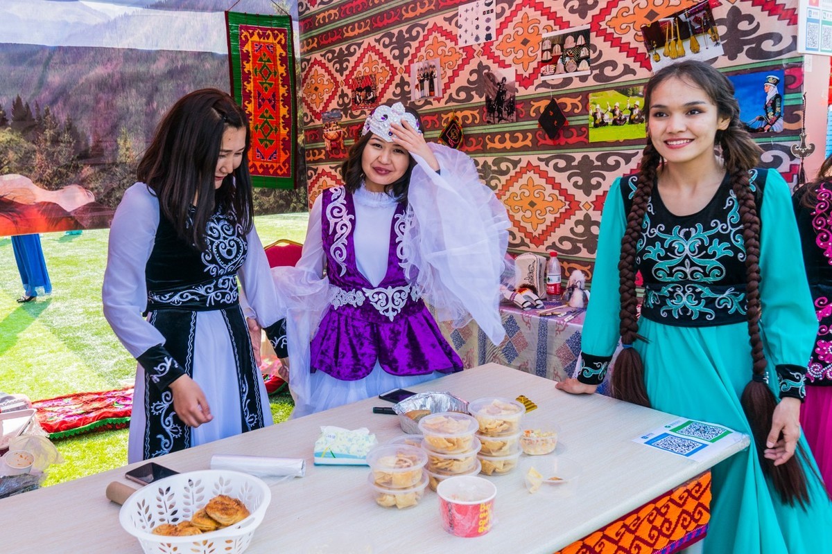 大外第五届国际文化节各国留学生展台（四）