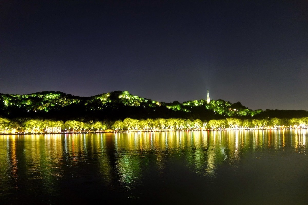 2019-05-29  RX100拍夜保叔塔实在是喽啊