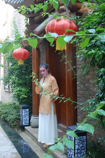 在洛帶博客小鎮完成的漢服戲曲油彩妝結合的創意攝影