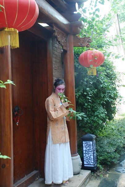 在洛帶博客小鎮完成的漢服戲曲油彩妝結合的創意攝影