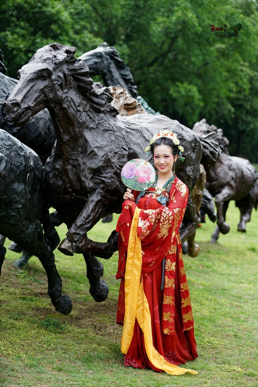 漢服牡丹花神曉欣