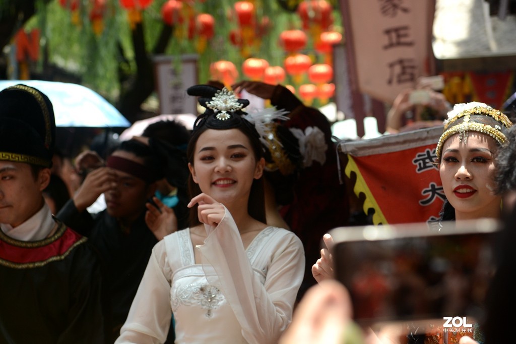 杭州宋城快闪及表演中的美女