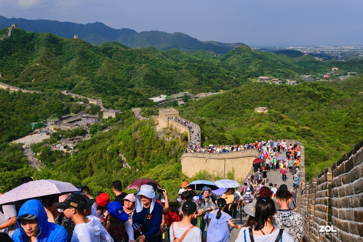 旅拍蜿蜓苍翠八达岭摩肩接踵登长城