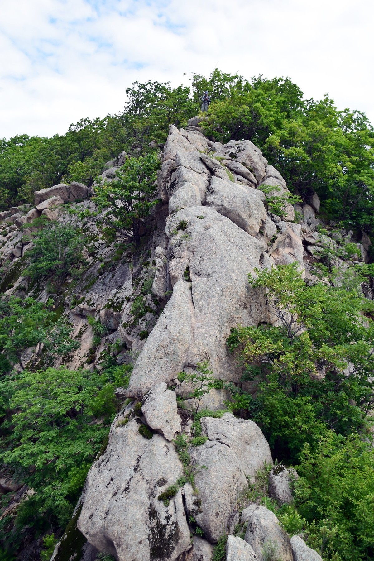 19.622尚志山关登山