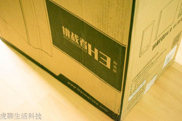 厌倦了黑色，如果装机用这款白色机箱，桌面环境会不会更好看？