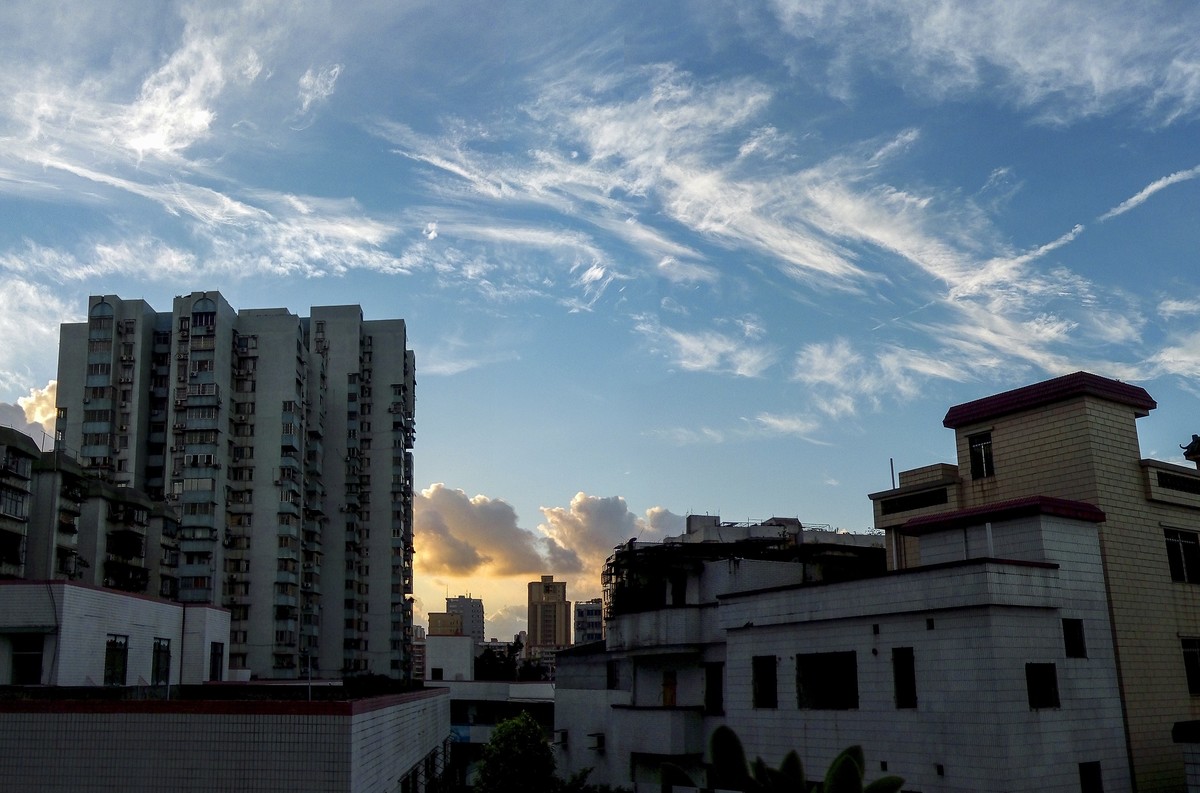 站在陽台向外拍