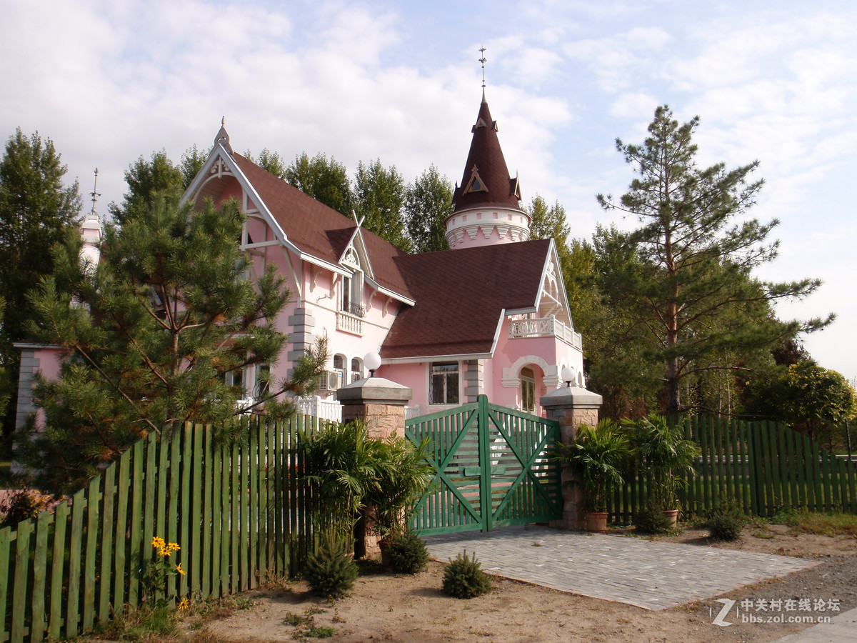 哈尔滨伏尔加庄园的欧式建筑群二