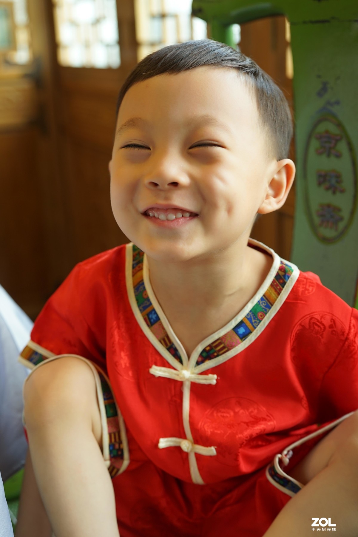 小外孙过生日一一快快乐乐！