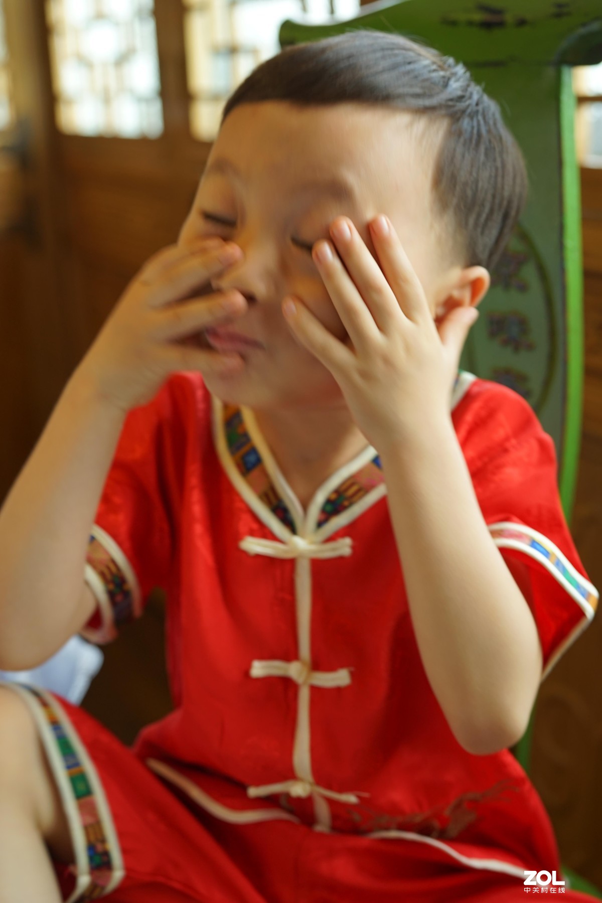 小外孙过生日一一快快乐乐！