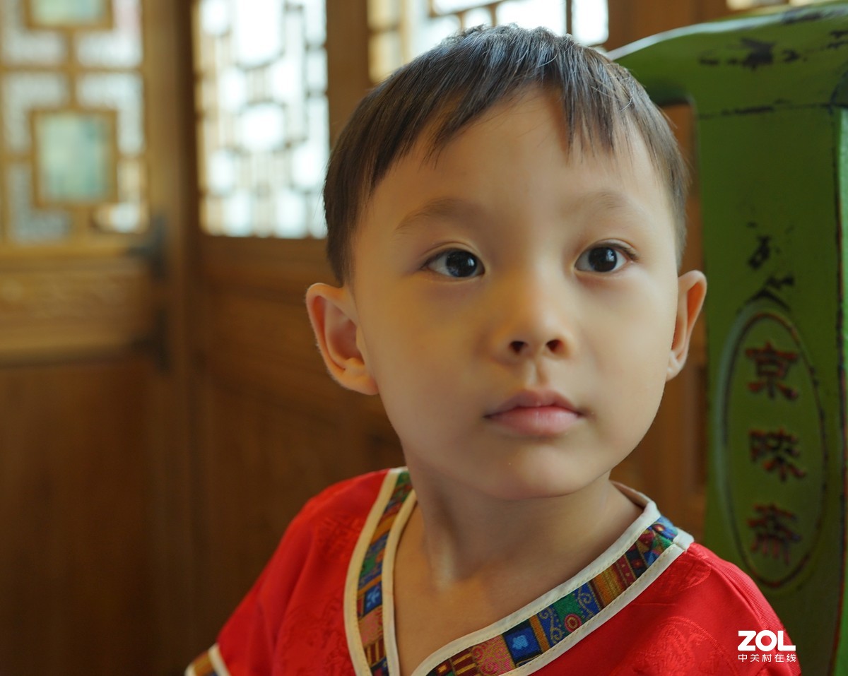 小外孙过生日一一快快乐乐！