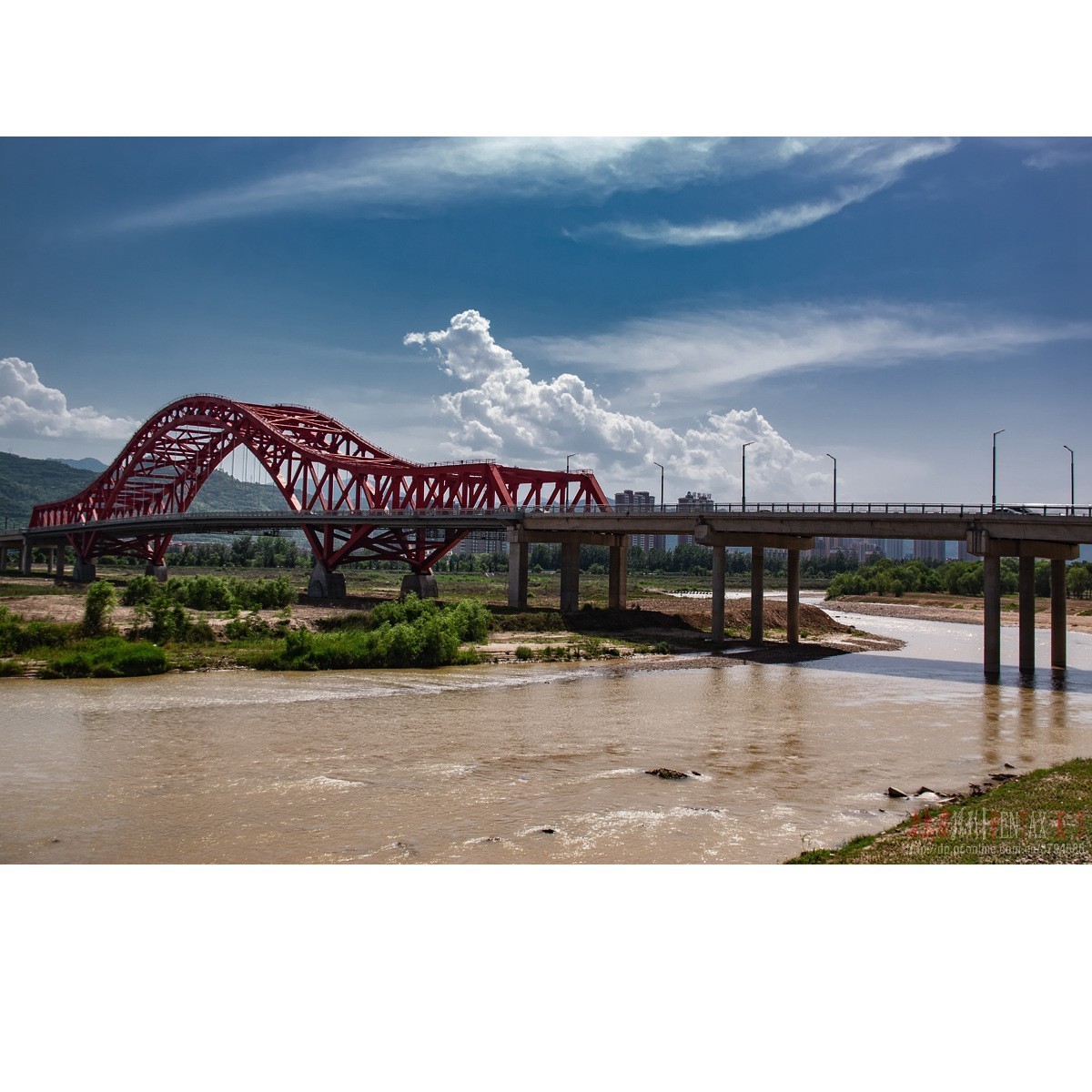 随拍渭河上的一条桥