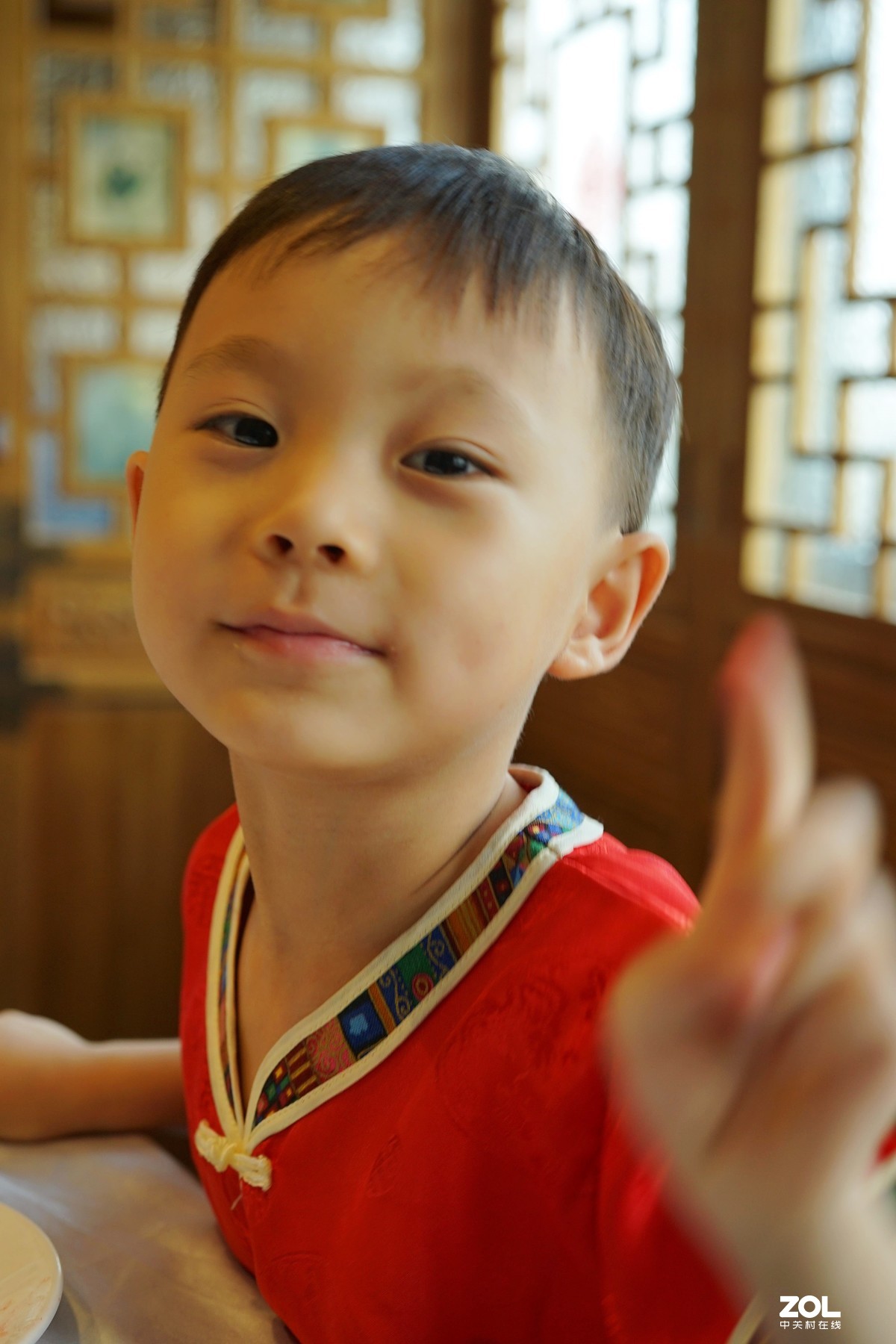 小外孙过生日一一快快乐乐！