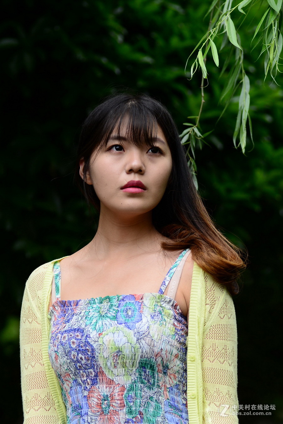 长裙飘曳婀娜多姿的美眉-中关村在线摄影论坛