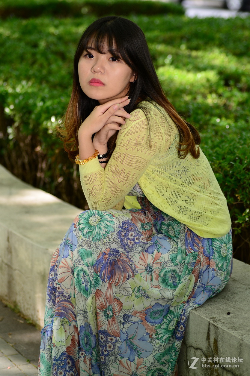 长裙飘曳婀娜多姿的美眉-中关村在线摄影论坛