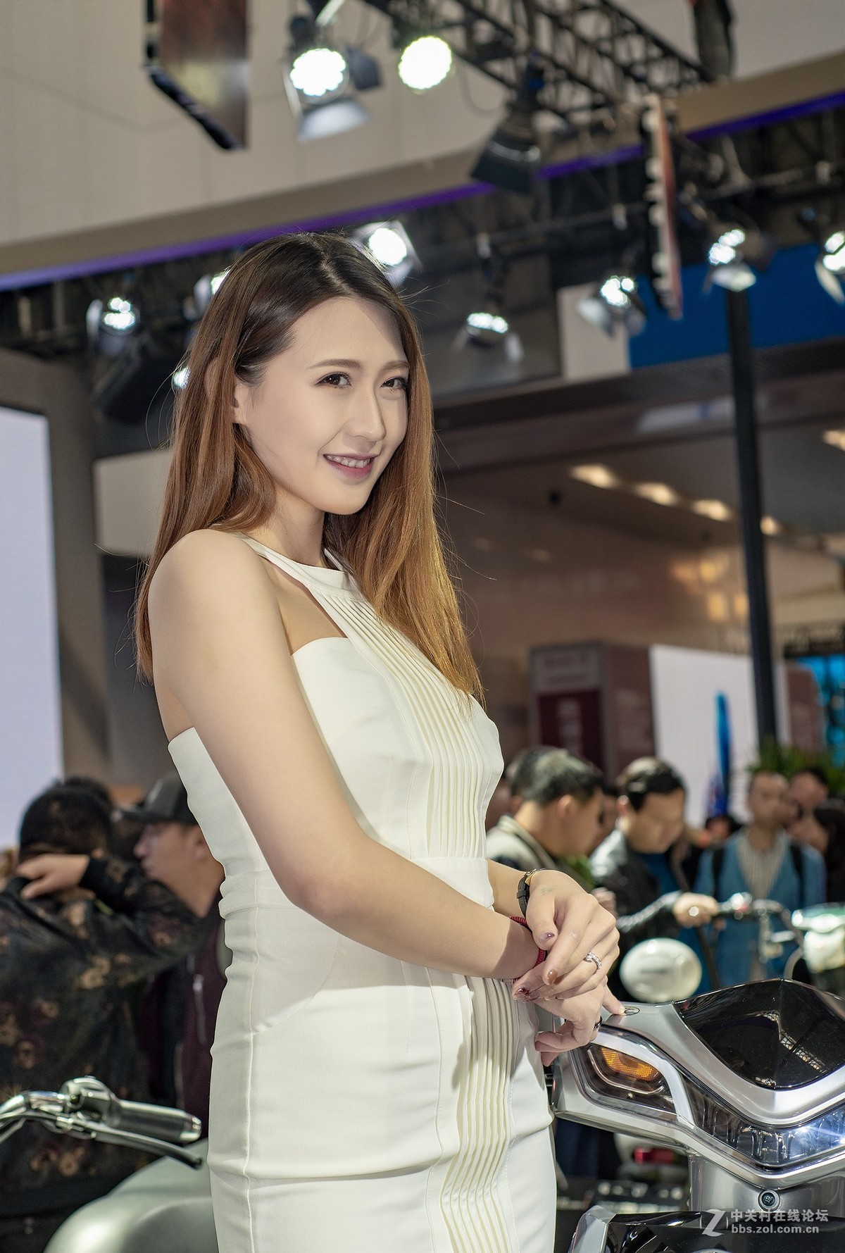电动自行车展人像练习