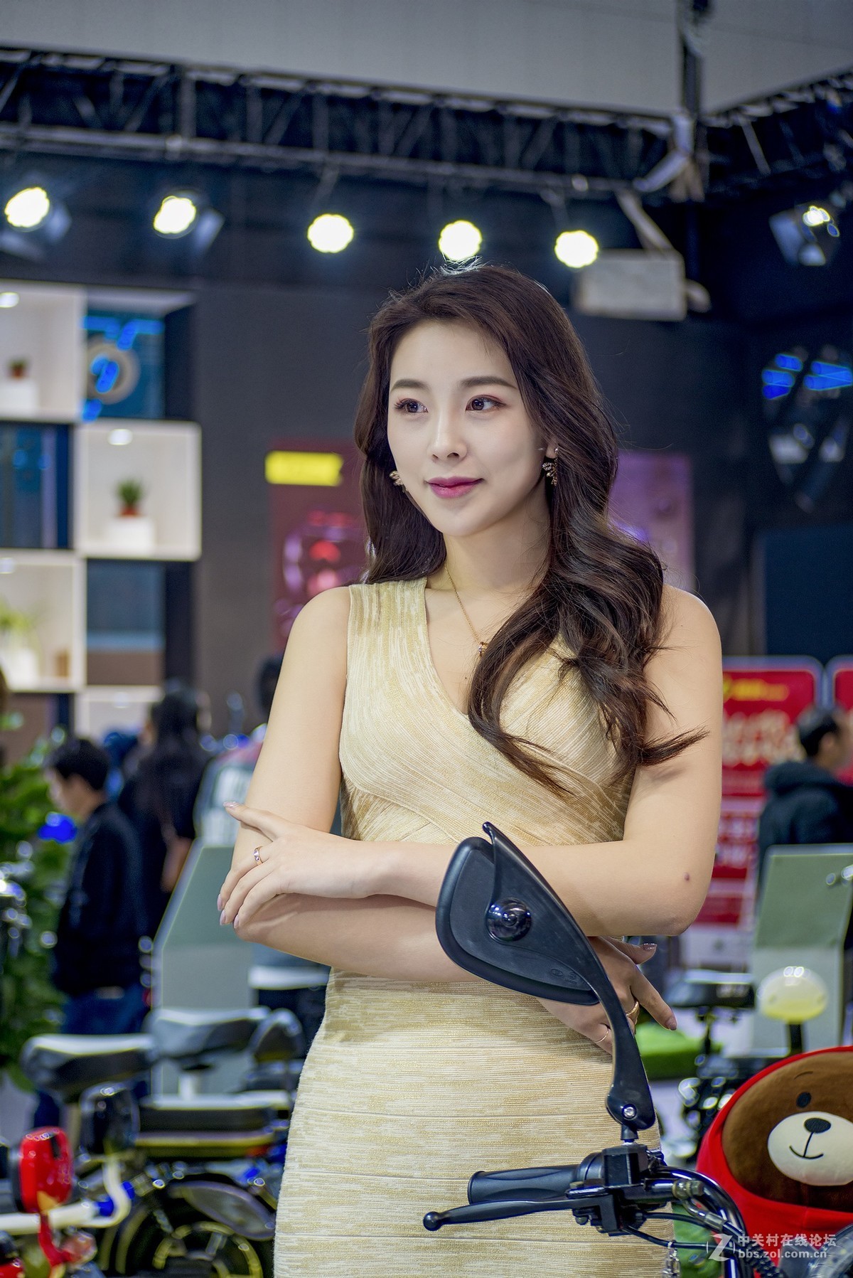 电动自行车展人像练习2