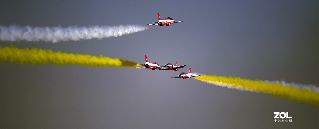 空军建军70周年（红鹰表演队 ）高教八飞行表演