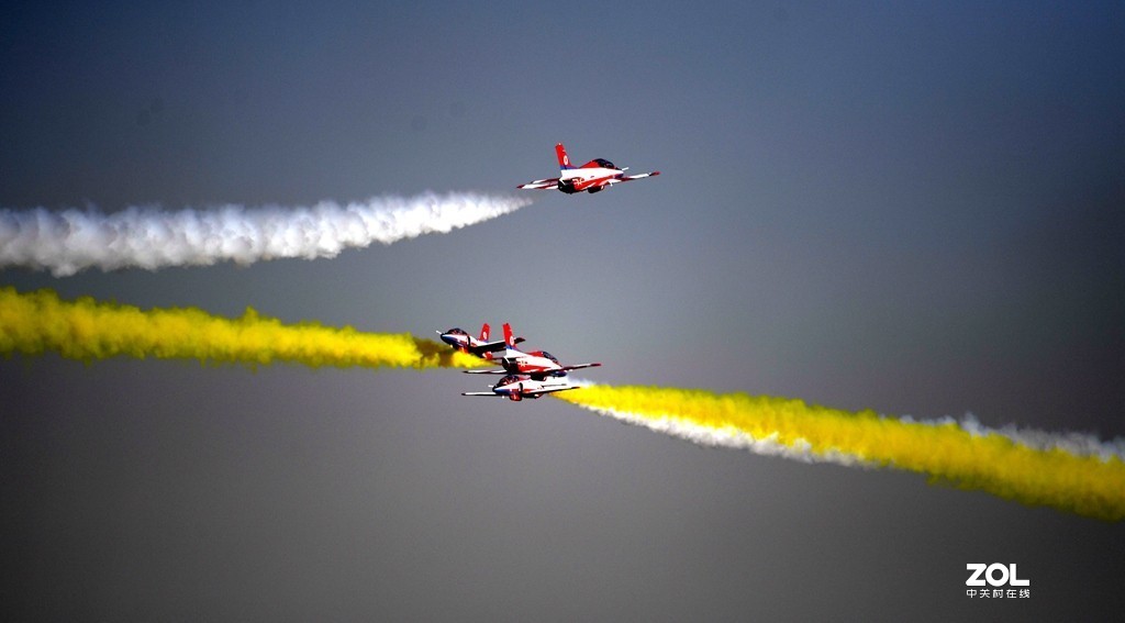空军建军70周年（红鹰表演队 ）高教八飞行表演