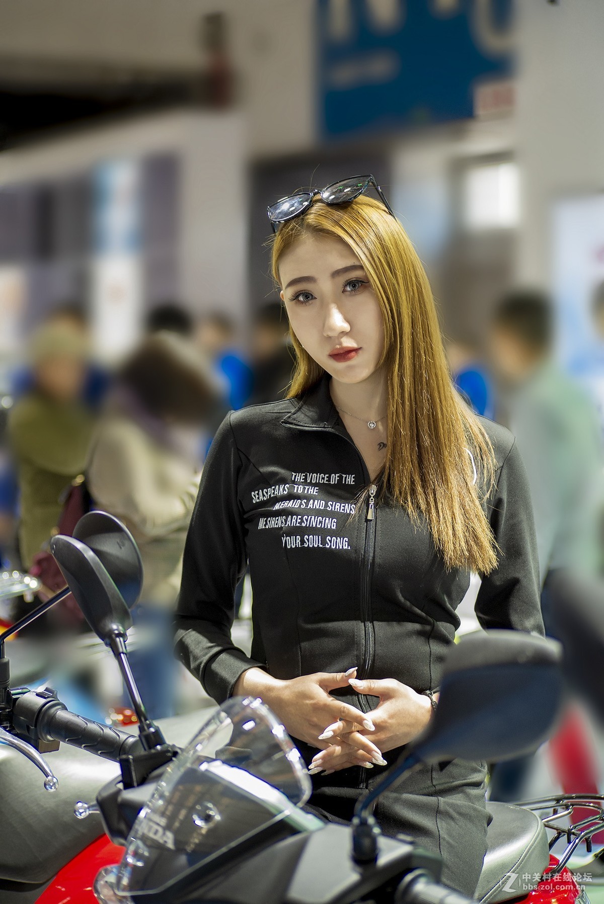 电动自行车展人像练习2