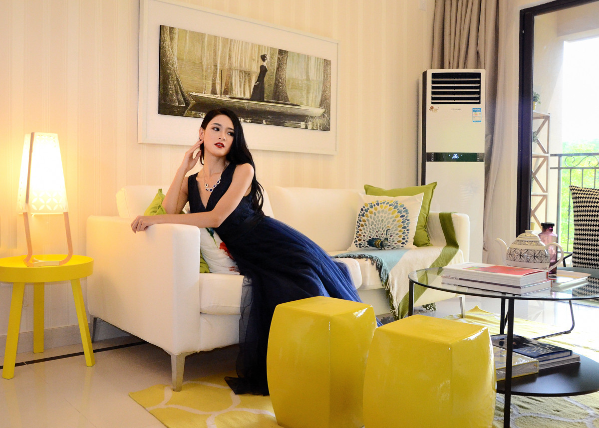 一组室内模特片三