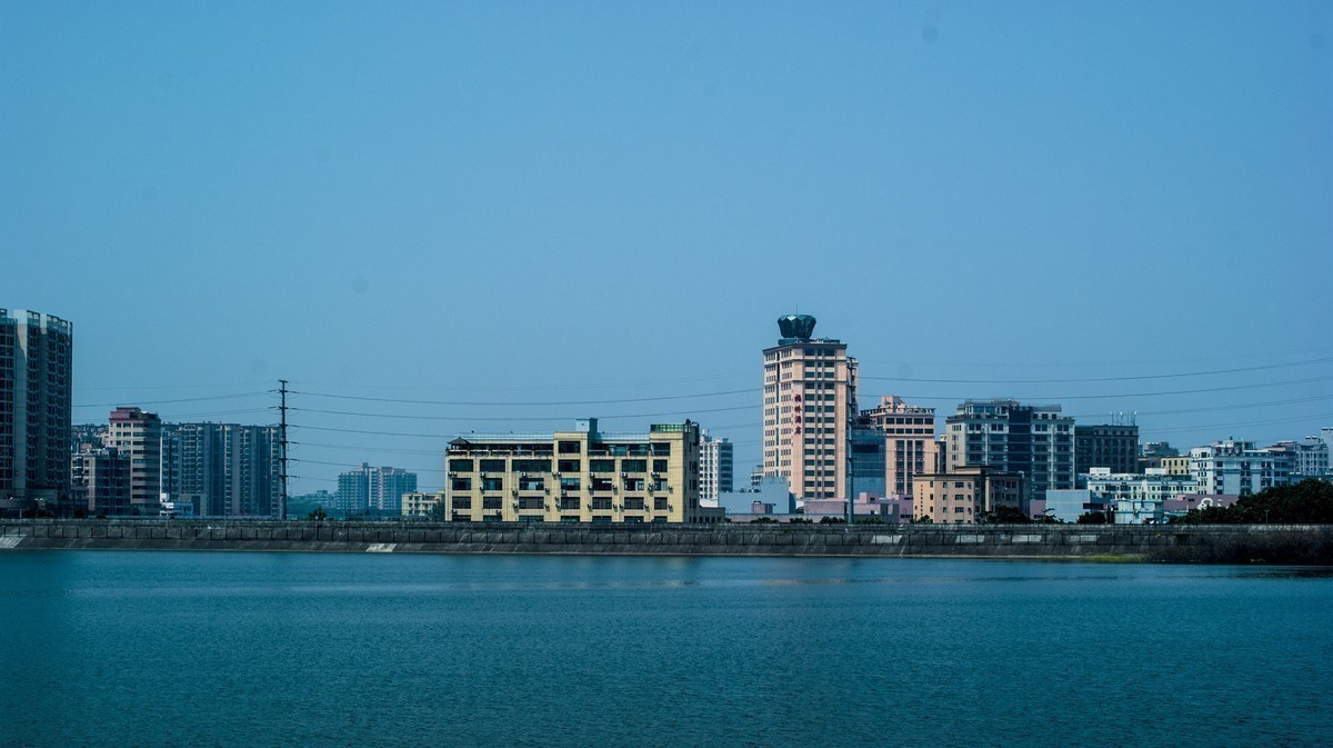 立新湖公园之《山清水秀》