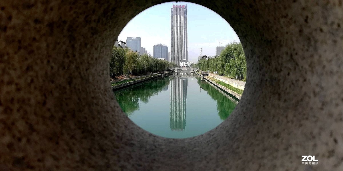 圆孔之中看风光（城市风光手机随拍）