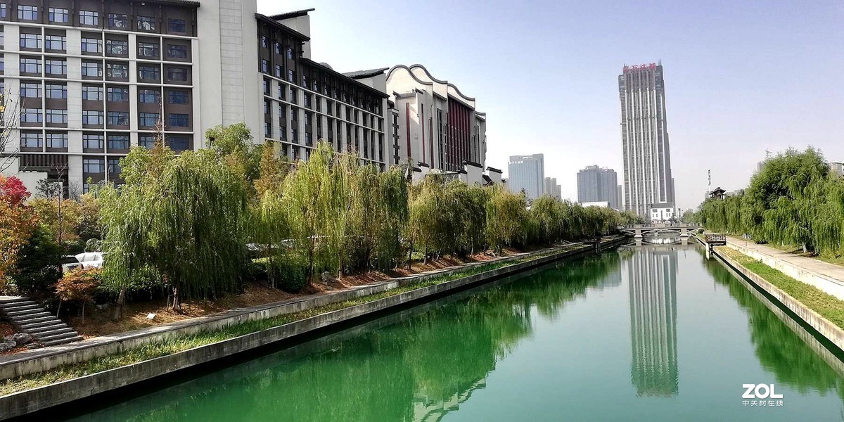 圆孔之中看风光（城市风光手机随拍）