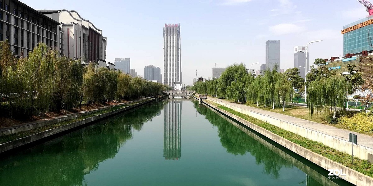 圆孔之中看风光（城市风光手机随拍）