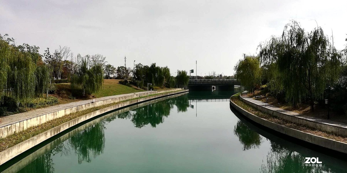 圆孔之中看风光（城市风光手机随拍）