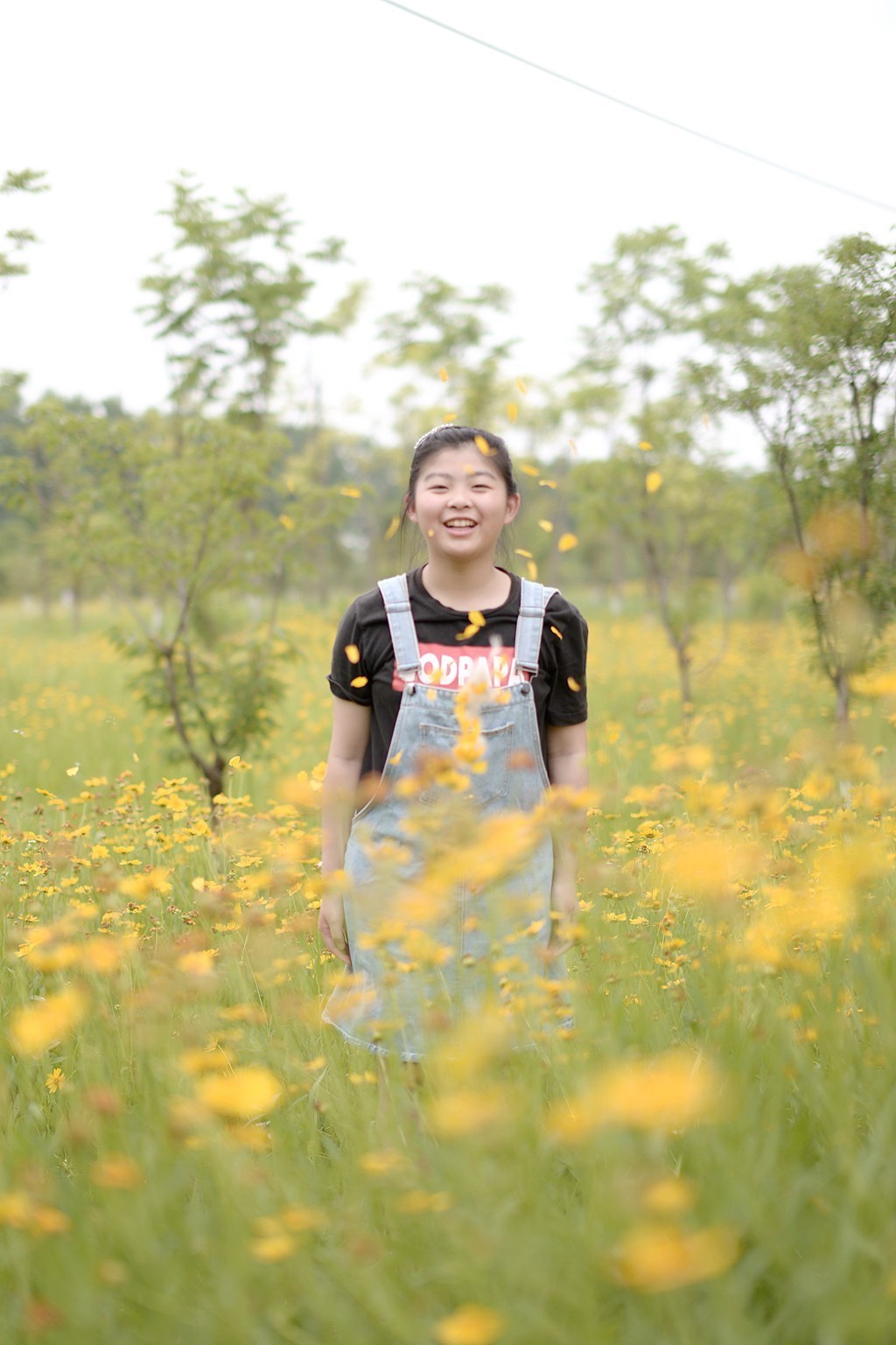 大宝贝终于有心情拍照了，不容易啊，越大越不想拍了！D800E加适马50 1.4