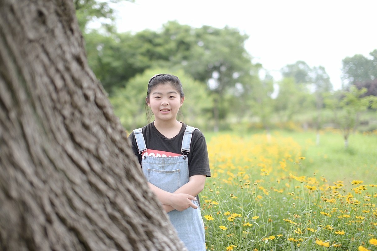 大宝贝终于有心情拍照了，不容易啊，越大越不想拍了！D800E加适马50 1.4