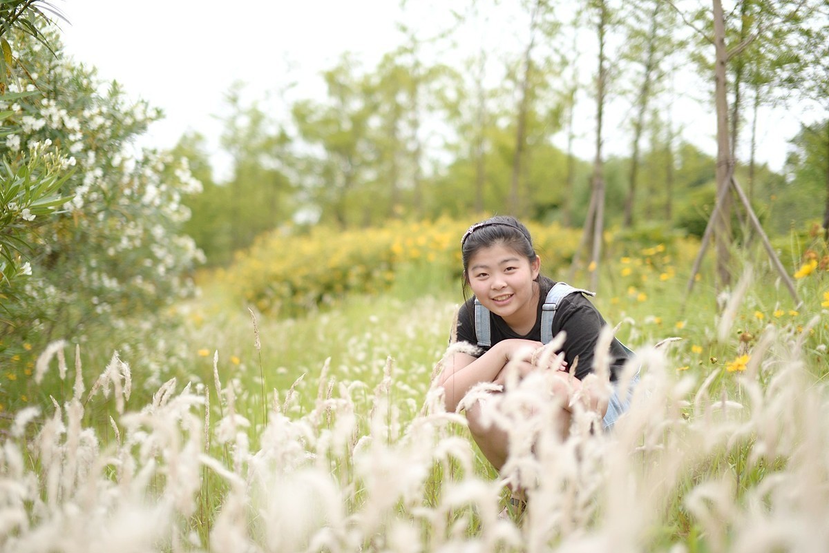 大宝贝终于有心情拍照了，不容易啊，越大越不想拍了！D800E加适马50 1.4