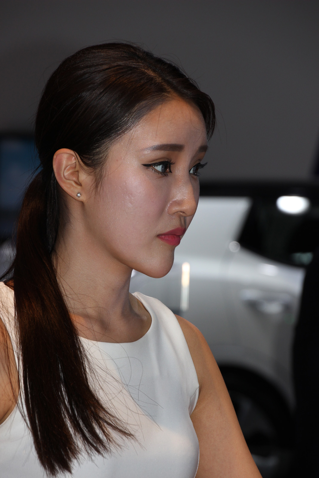 适马 18 200  Macro OS HSM 镜头 拍的车模（2015年 上海车展）