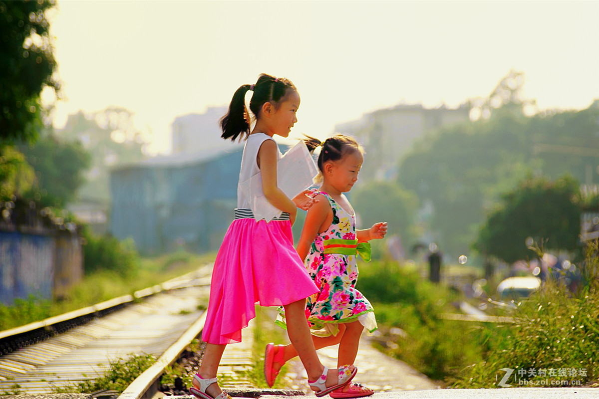 废弃铁路道口的蹲守抓拍