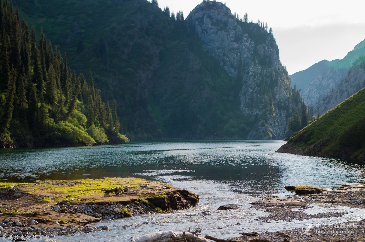 伊犁尼勒克蒙玛拉尔林场穿越