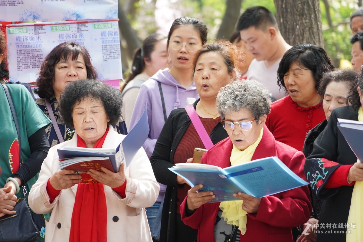 # 向版主求精 #老年 草根歌唱音乐会