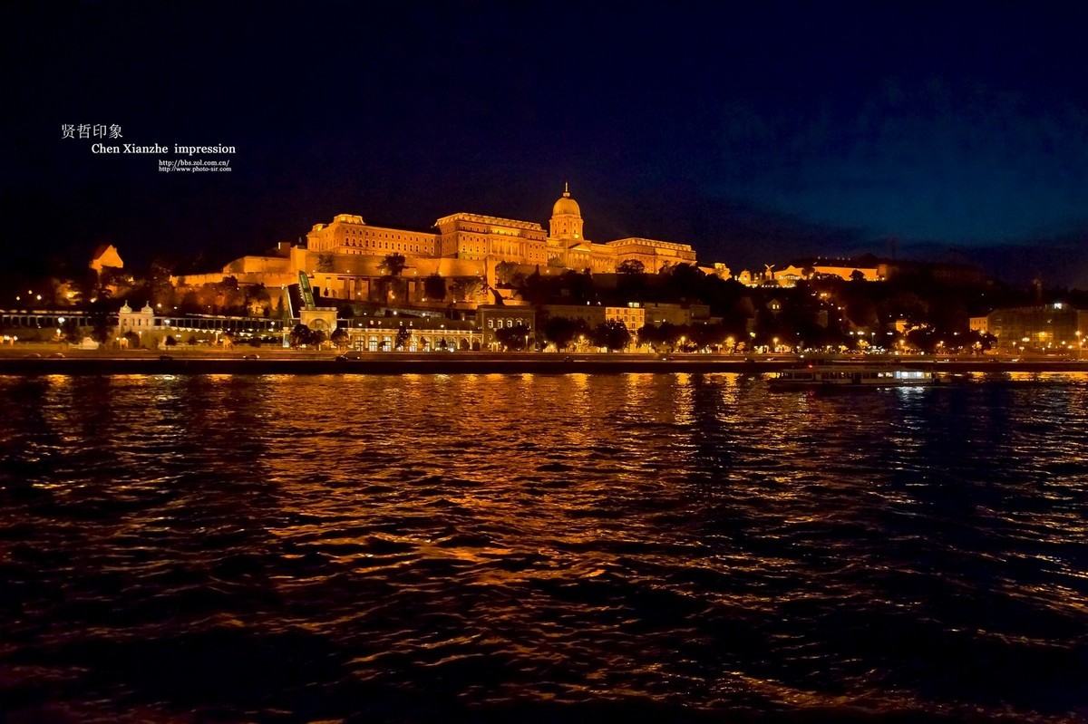 ----  【  旅  欧  漫  步  】 ----