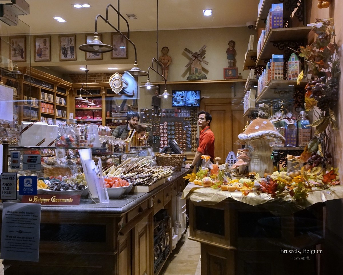 细雨中布鲁塞尔大广场夜色