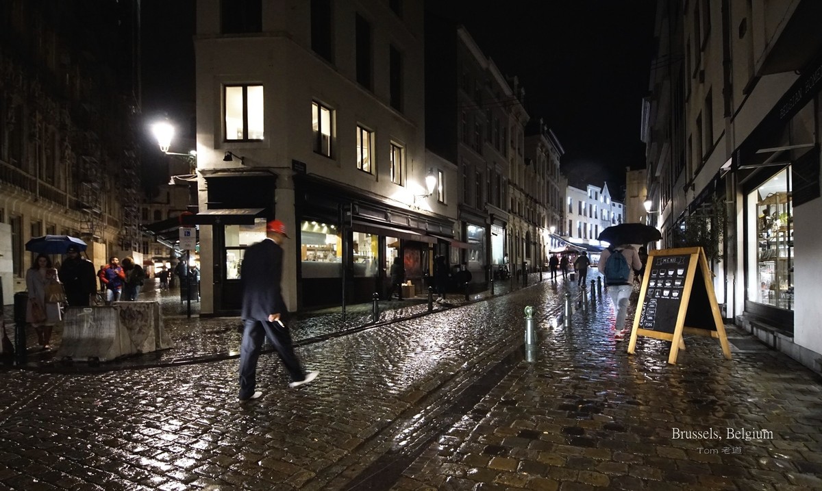 细雨中布鲁塞尔大广场夜色