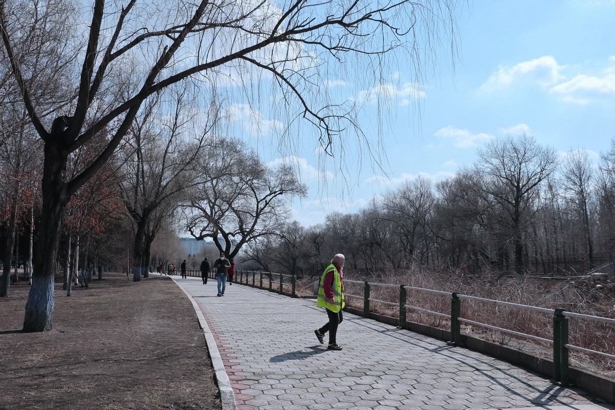 近乎无色彩的哈尔滨之春       2020.4.9