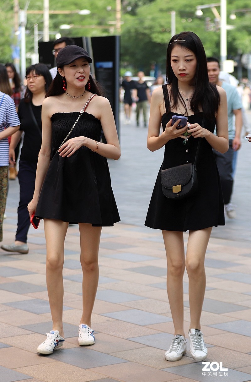 一组街拍 露肩装小姐姐