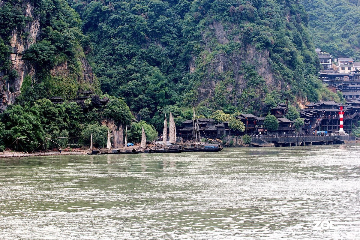 西陵峡景色（一组小白兔风光）