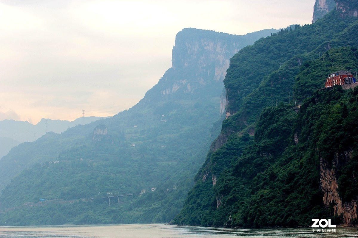 西陵峡景色（一组小白兔风光）